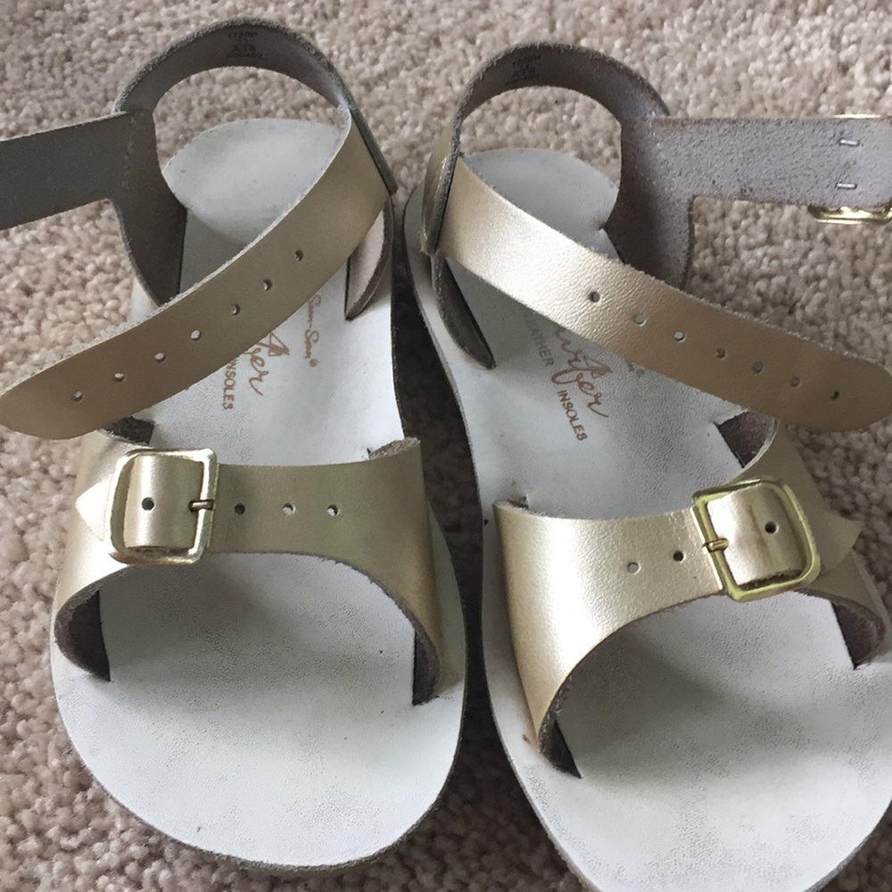 Girls Hoy Sun-San gold sandals